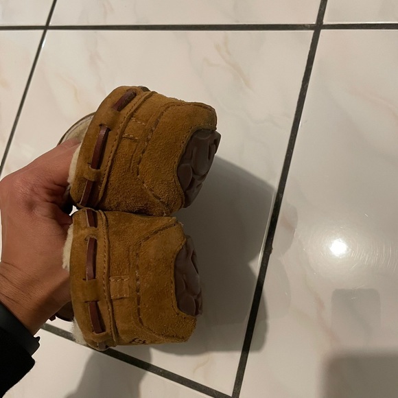 Ugg Moccasins (size 6) - Picture 3 of 4